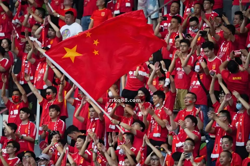 人人看球 从青训营到英超舞台：华裔小将林嘉树的逆袭之路